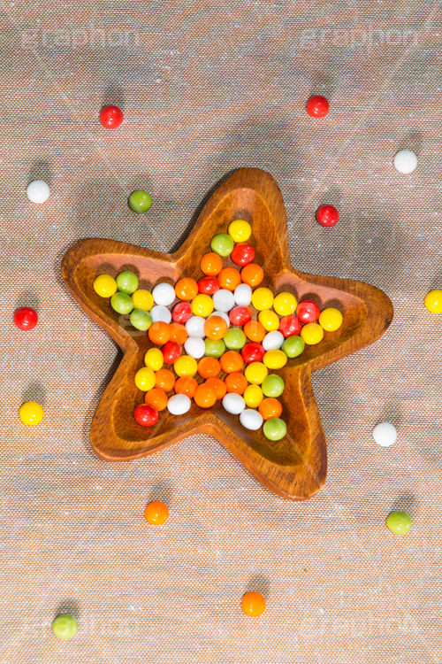 カラフルなラムネ,カラフル,ラムネ,玉,お菓子,菓子,colorful,sweet,cute,star,スイーツ,かわいい,カワイイ,可愛い,錠菓,駄菓子,駄菓子屋,糖,おやつ,こども,子供,星,スター