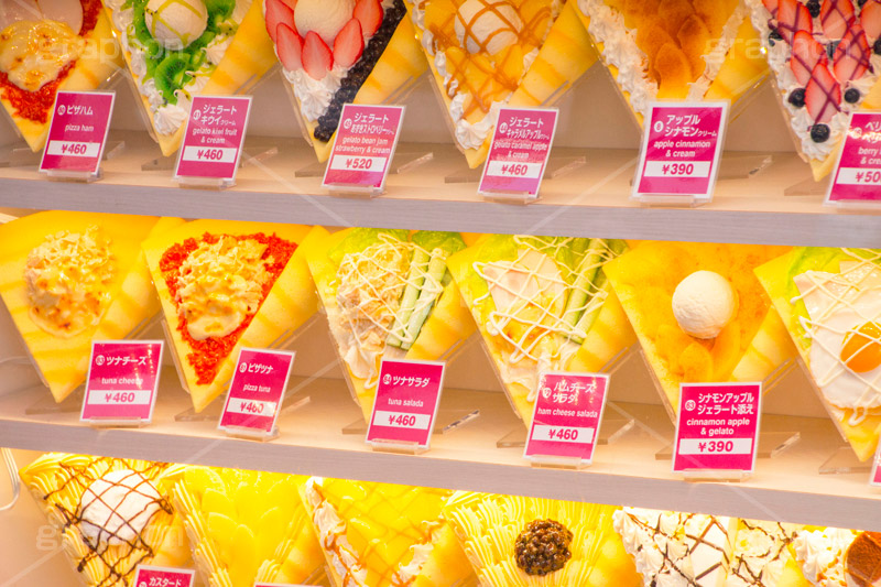 クレープ屋,クレープ,スイーツ,デザート,おやつ,食べ歩き,甘い,スイート,名物,竹下通り,若者,原宿,カルチャー,サブカルチャー,商店街,買い物,ショッピング,店,sweets,dessert,crepe,shopping,culture,fashion,subculture,歩行者天国,派手,流行,先端,トレンド