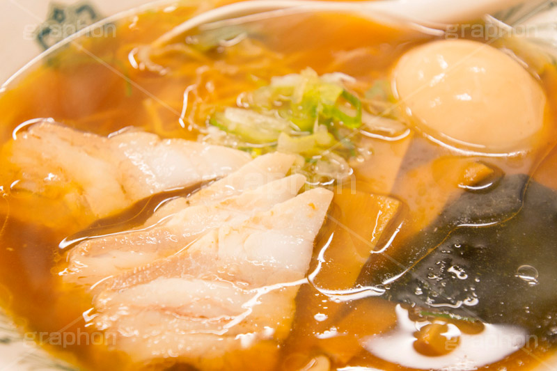 中華そば,中華,ラーメン,らーめん,めん,そば,チャーシュー,なると,ナルト,メンマ,味玉,湯気,japan