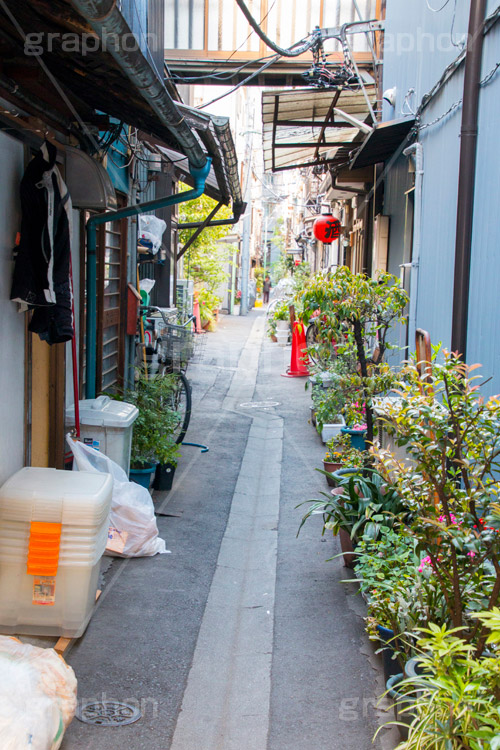 月島の裏路地,裏路地,月島西仲通り商店街,西仲通り,月島,下町,もんじゃ,もんじゃ焼き,東京,tokyo,japan,soulfood,商店街,中央区,もんじゃストリート
