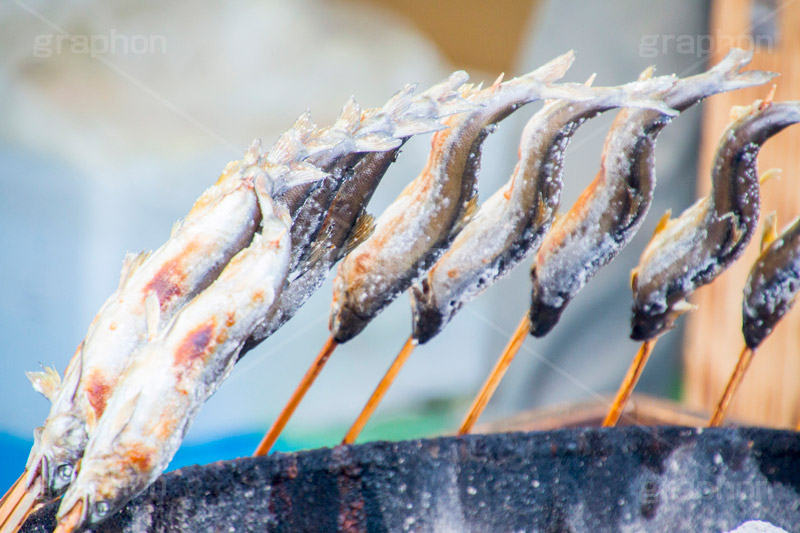 炉端焼き,魚,丸焼き,焼き,和食,日本食,魚介,seafood,シーフード,塩焼き,炭火,祭り,露店,屋台,出店,夏祭り,串,夏