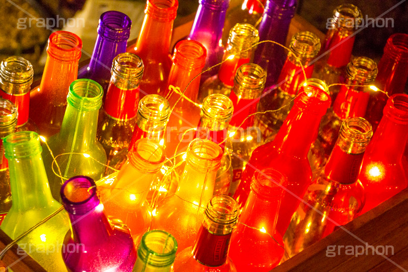 カラフルなビン,カラフル,瓶,ビン,ボトル,照明,bottle,light,illumination,colorful,イルミネーション,POP,ポップ,綺麗,きれい,キレイ,お洒落,オシャレ,かわいい,カワイイ,可愛い,女子力