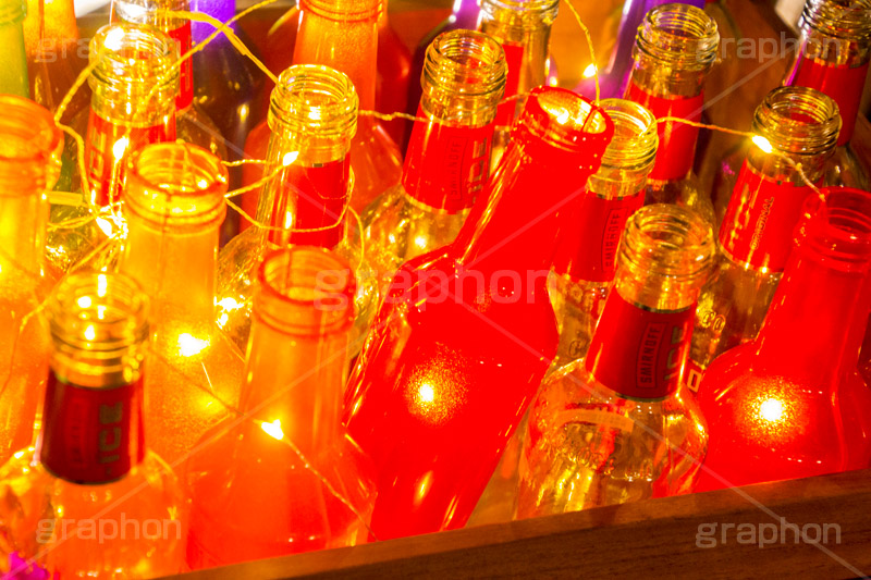 カラフルなビン,カラフル,瓶,ビン,ボトル,照明,bottle,light,illumination,colorful,イルミネーション,POP,ポップ,綺麗,きれい,キレイ,お洒落,オシャレ,かわいい,カワイイ,可愛い,女子力