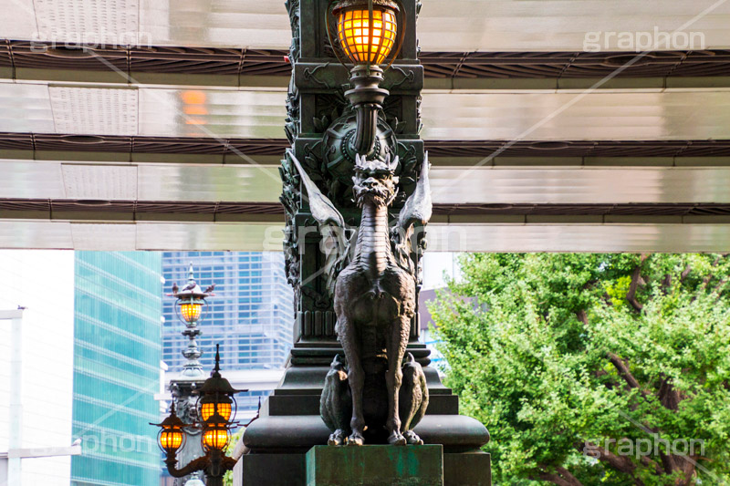 日本橋ライトアップ,麒麟像,きりん,羽,翼,銅像,モニュメント,monument,凛々,神妙,守護神,四霊獣,平和,日本橋,日本橋川,橋,中央区,国道,bridge,concrete,歴史,日本,始点,コンクリート,徳川家康,浮世絵,石造,東京,首都,首都高速,首都高,高架,高架下,重要文化財,文化財,交差点,japan,五街道,街道,照明,ライトアップ,lightup,名所