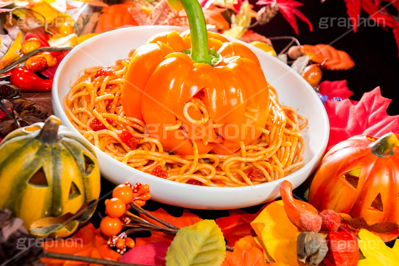 オバケ南瓜のパスタ,おばけ,オバケ,パンプキン,パプリカ,秋,ハロウィン,パスタ,スパゲッティ,トマトパスタ,ピリ辛,おもしろ,面白い,pumpkin,halloween,paprika,autumn,pasta