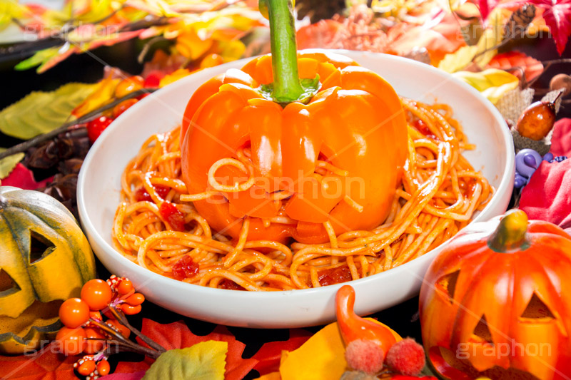 オバケ南瓜のパスタ,おばけ,オバケ,パンプキン,パプリカ,秋,ハロウィン,パスタ,スパゲッティ,トマトパスタ,ピリ辛,おもしろ,面白い,pumpkin,halloween,paprika,autumn,pasta