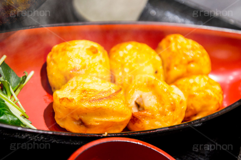 明石焼き,兵庫県,明石,郷土料理,卵,たまご,玉子,だし,出汁,ソウルフード,日本料理,日本食,和食,アツアツ,あつあつ,熱々,たこ,タコ,japan,soulfood,湯気