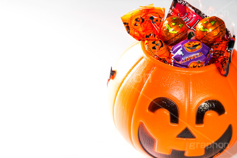 トリックオアトリート,ハロウィンのお菓子,あめ,飴,キャンディー,candy,ハロウィンパーティー,ハロウィン,ハロウィーン,はろうぃん,パーティー,Halloween,party,お菓子,菓子,こども,子供,キッズ,ジャックオーランタン,ランタン,かぼちゃ,カボチャ,南瓜,ランタン,イベント,スイーツ,秋,kids,パンプキン,pumpkin,chocolate,チョコ,チョコレート,行事,トリート,Treat,トリックオアトリート