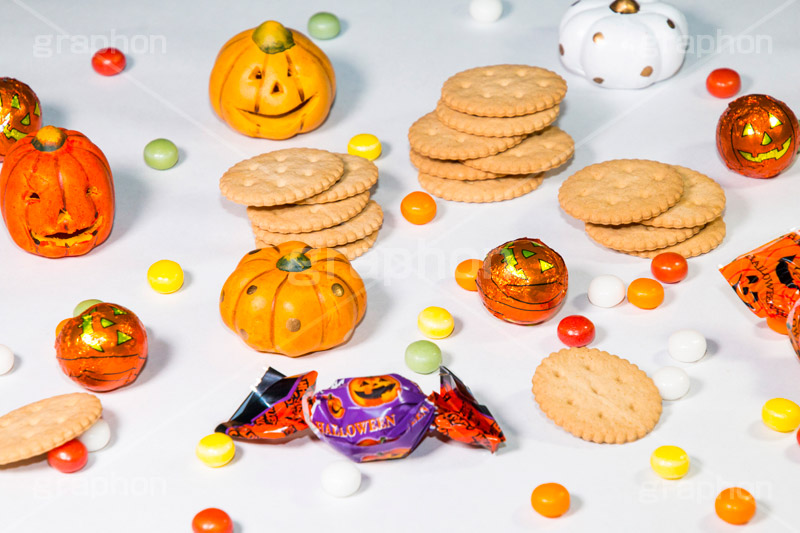 トリックオアトリート,ハロウィンお菓子,チョコレート,チョコ,キャンディ,飴,ビスケット,ハロウィンパーティー,ハロウィン,ハロウィーン,はろうぃん,パーティー,お菓子,菓子,こども,子供,キッズ,イベント,スイーツ,秋,行事,トリート,ジャックオランタン,ジャックオーランタン,パンプキン,Treat,chocolate,candy,biscuit,pumpkin,Halloween,party,kids