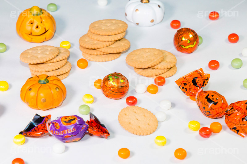 トリックオアトリート,ハロウィンお菓子,チョコレート,チョコ,キャンディ,飴,ビスケット,ハロウィンパーティー,ハロウィン,ハロウィーン,はろうぃん,パーティー,お菓子,菓子,こども,子供,キッズ,イベント,スイーツ,秋,行事,トリート,ジャックオランタン,ジャックオーランタン,パンプキン,Treat,chocolate,candy,biscuit,pumpkin,Halloween,party,kids