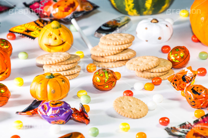 トリックオアトリート,ハロウィンお菓子,チョコレート,チョコ,キャンディ,飴,ビスケット,ハロウィンパーティー,ハロウィン,ハロウィーン,はろうぃん,パーティー,お菓子,菓子,こども,子供,キッズ,イベント,スイーツ,秋,行事,トリート,ジャックオランタン,ジャックオーランタン,パンプキン,Treat,chocolate,candy,biscuit,pumpkin,Halloween,party,kids
