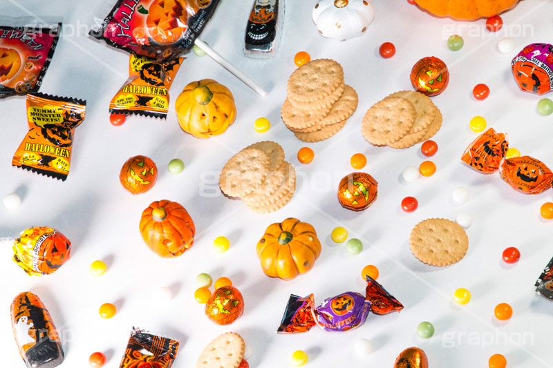 トリックオアトリート,ハロウィンお菓子,チョコレート,チョコ,キャンディ,飴,ビスケット,ハロウィンパーティー,ハロウィン,ハロウィーン,はろうぃん,パーティー,お菓子,菓子,こども,子供,キッズ,イベント,スイーツ,秋,行事,トリート,ジャックオランタン,ジャックオーランタン,パンプキン,Treat,chocolate,candy,biscuit,pumpkin,Halloween,party,kids
