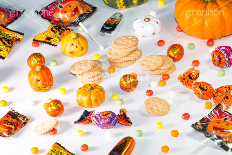 トリックオアトリート,ハロウィンお菓子,チョコレート,チョコ,キャンディ,飴,ビスケット,ハロウィンパーティー,ハロウィン,ハロウィーン,はろうぃん,パーティー,お菓子,菓子,こども,子供,キッズ,イベント,スイーツ,秋,行事,トリート,ジャックオランタン,ジャックオーランタン,パンプキン,Treat,chocolate,candy,biscuit,pumpkin,Halloween,party,kids