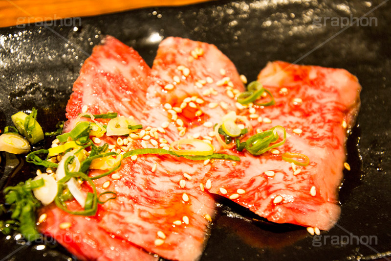 松坂牛,カルビ,上カルビ,油,霜降り,ねぎ,ネギ,焼肉,焼き肉,やきにく,にく,肉,肉食,タレ,漬けだれ,生