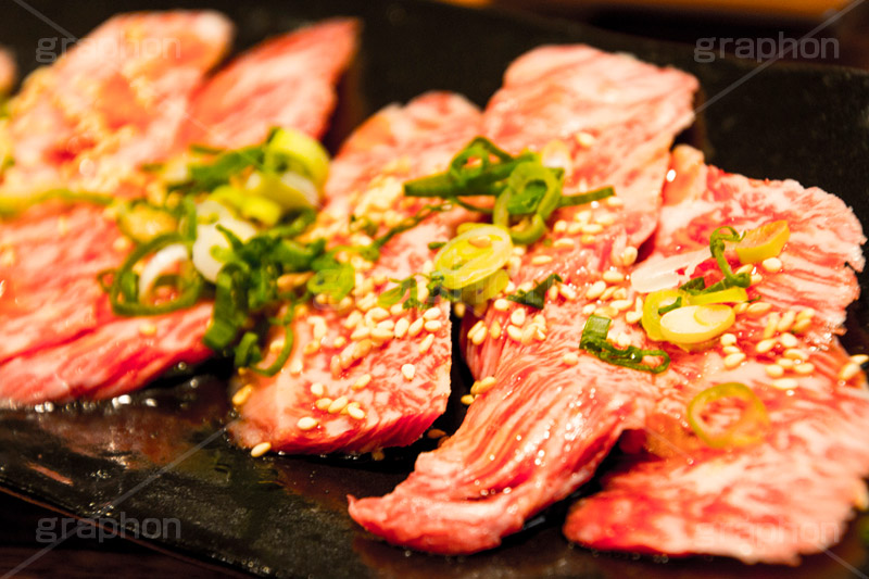 焼肉の準備,準備,焼肉,焼き肉,やきにく,炭火,焼く,にく,肉,網,食べ放題,肉食,直火,トング