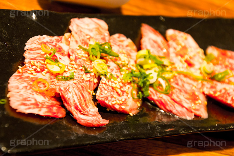 松坂牛,カルビ,上カルビ,油,霜降り,ねぎ,ネギ,焼肉,焼き肉,やきにく,にく,肉,肉食,タレ,漬けだれ,生