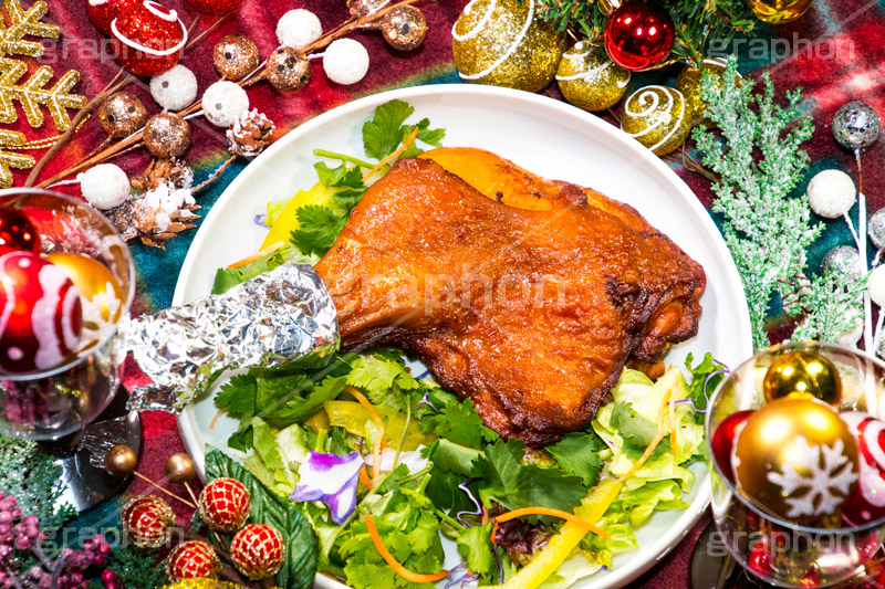 ローストチキン,チキン,もも,肉,鶏,鶏肉,クリスマスディナー,クリスマスパーティー,クリスマス,パーティー,オーナメント,ディナー,サラダ,冬,オーブン,グリル,洋食,CHRISTMAS,party,dinner,salad,winter