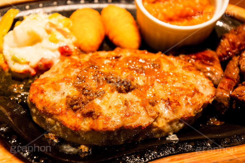 肉＆ハンバーグセット,ステーキ,肉,肉食,鉄板,あつあつ,熱々,アツアツ,ハンバーグ,セット,バーグ,焼き,洋食