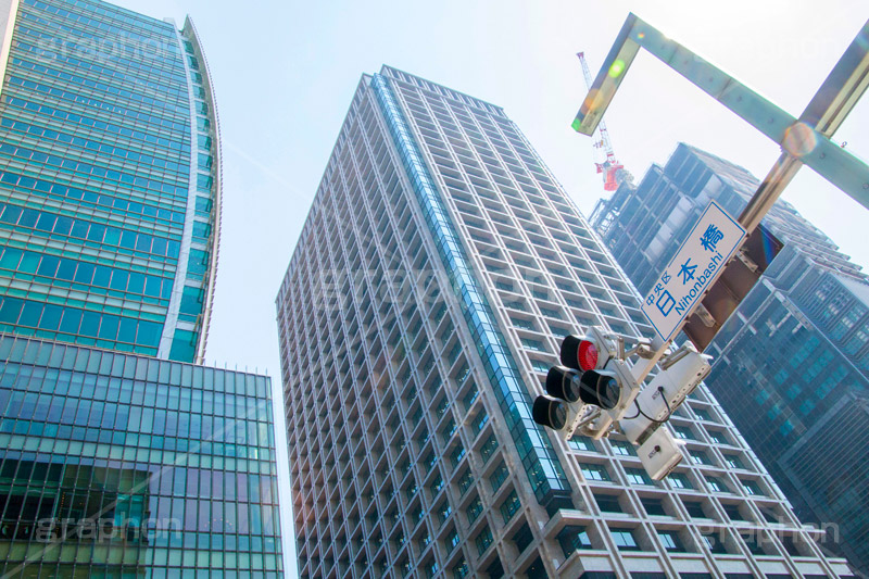 日本橋交差点,交差点,日本橋,ショップ,レストラン,商業施設,商業,ショッピング,building,shopping,高層ビル,ビル,中央区,施設,オフィス,オフィスビル,office,tokyo,東京,開発,工事,建設,クレーン,看板,標示,信号機