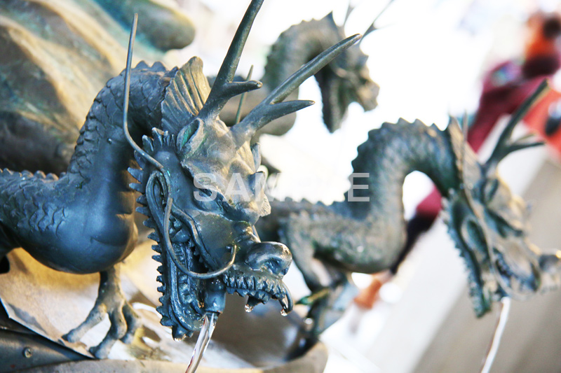 浅草寺のお水舎,浅草,雷門,浅草寺,あさくさ,台東区,寺,お寺,参拝,お参り,東京都内最古,都内最古,龍神像,沙竭羅龍王像,さから,龍王像,龍,銅像,口から,墨絵の龍,神,お水舎,手洗い場,手洗い,おみずや,手水舎,ドラゴン,浅草 名所,浅草 観光,ちょうずや,ちょうずしゃ,てみずや,てみずしゃ,手水,作法,スポット,寺院,asakusa,japan