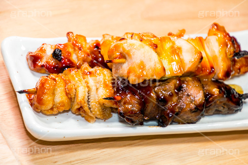 焼き鳥盛合せ,焼き鳥,串,やきとり,鶏,鶏肉,もも,レバー,ネギま,皮,鶏皮,つまみ,居酒屋,日本料理,日本食,和食,焼き,おつまみ,惣菜,お惣菜,タレ,たれ,japan