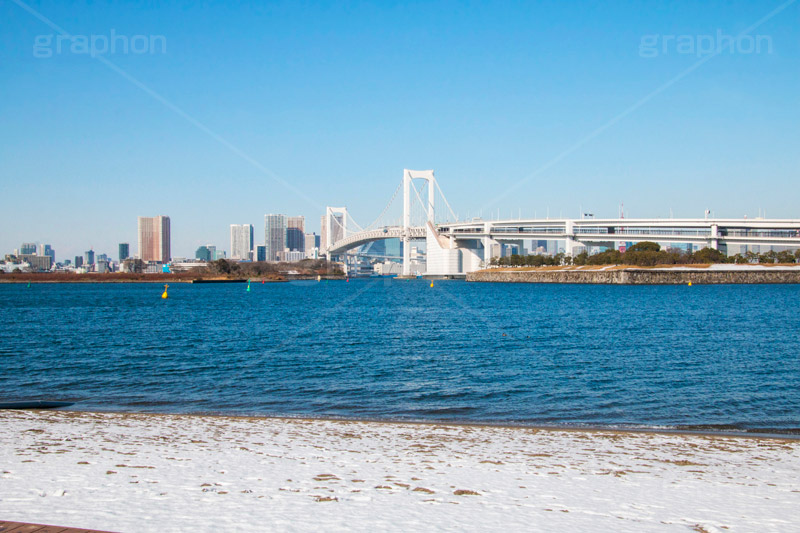 台場の残雪,雪,残雪,寒波,お台場,台場,DAIBA,東京都港区台場,東京臨海副都心,御台場,東京湾,港区,snow,winter,積もる,積雪,レインボーブリッジ,橋,ブリッジ,吊り橋,東京港連絡橋,青空,東京,tokyo,olympic,オリンピック