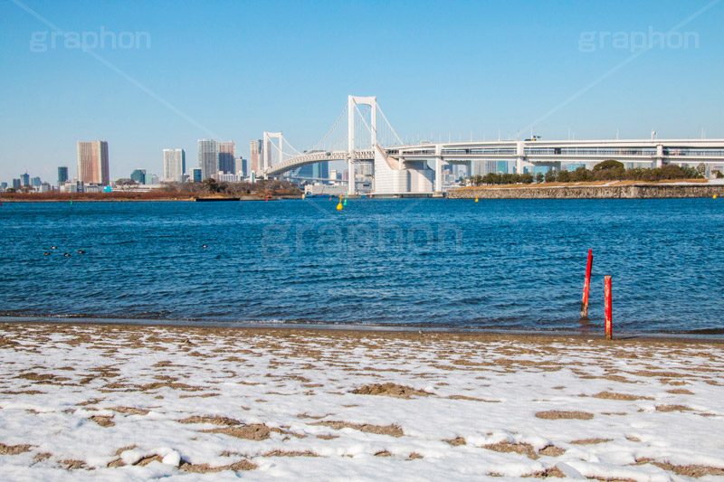 台場の残雪,雪,残雪,寒波,お台場,台場,DAIBA,東京都港区台場,東京臨海副都心,御台場,東京湾,港区,snow,winter,積もる,積雪,レインボーブリッジ,橋,ブリッジ,吊り橋,東京港連絡橋,青空,東京,tokyo,olympic,オリンピック