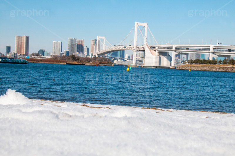 台場の残雪,雪,残雪,寒波,お台場,台場,DAIBA,東京都港区台場,東京臨海副都心,御台場,東京湾,港区,snow,winter,積もる,積雪,レインボーブリッジ,橋,ブリッジ,吊り橋,東京港連絡橋,青空,東京,tokyo,olympic,オリンピック