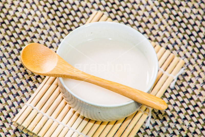 甘酒,酒粕,甘い,甘粥,伝統,甘味,飲料,米こうじ,米,酒,ソフトドリンク,和,和食,日本食,japan,点滴,ひな祭り,雛祭り,ひなまつり