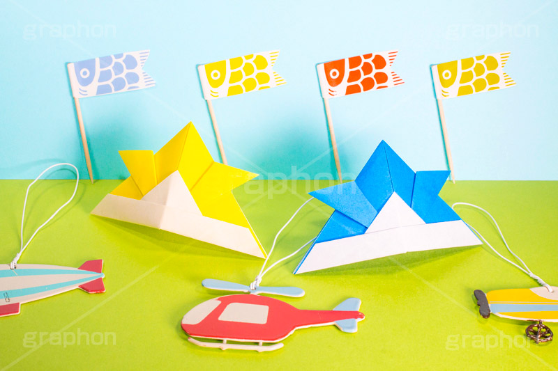 こどもの日飾り,かぶと,兜,成長,お祝い,祝,誕生,飾り,japan,kids,5月5日,端午,節句,供物,こどもの日,子供の日,こども,子供,男の子,キッズ,文化,風習,行事,折り紙,鯉のぼり,こいのぼり