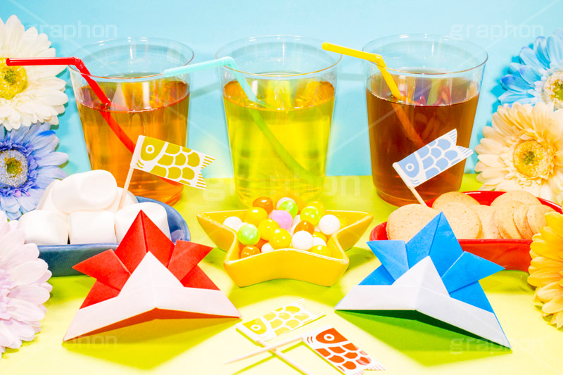 こどもの日パーティー,かぶと,兜,成長,お祝い,祝,誕生,飾り,菓子,お菓子,japan,kids,drink,marshmallow,cookie,ドリンク,お茶,5月5日,端午,節句,供物,こどもの日,子供の日,こども,子供,男の子,キッズ,文化,風習,行事,折り紙,マシュマロ,クッキー,ラムネ,鯉のぼり,こいのぼり