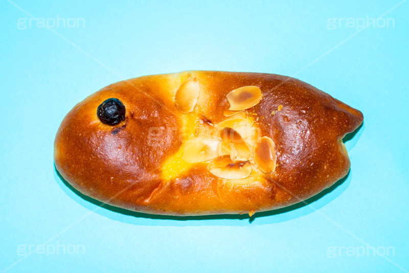 鯉のぼりパン,クリームパン,クリーム,カスタード,甘い,菓子,スイーツ,おやつ,sweet,スイート,朝食,お菓子,成長,お祝い,祝,誕生,japan,kids,bread,5月5日,端午,節句,供物,こどもの日,子供の日,こども,子供,男の子,キッズ,文化,風習,行事,鯉のぼり,こいのぼり