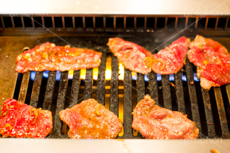 焼肉,焼き肉,やきにく,ガス,焼く,にく,肉,鉄板,肉食,直火,タレ,漬けだれ,煙