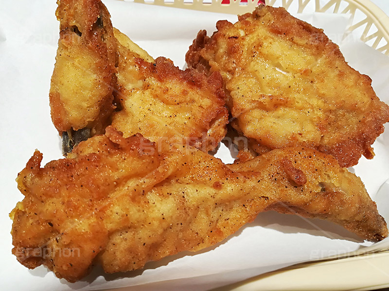 フライドチキン,チキン,フライ,鶏,もも,ジューシー,揚げ,衣,ファーストフード,ファストフード,あつあつ,熱々,アツアツ,洋食,サクサク,カロリー,ジャンクフード,チェーン店,chicken,脂,脂質,スマホ撮影,肉