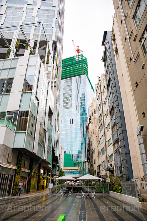 渋谷スクランブルスクエアと渋谷ストリーム,渋谷ストリーム,渋谷スクランブルスクエア,スクランブルスクエア,新名所,都市再生,渋谷,しぶや,シブヤ,オフィスビル,商業施設,高層ビル,shibuya,building,hotel,live,ライブ,ホテル,建設,開発,工事,都市開発,2019,2018,東棟,展望,フルサイズ撮影,新旧,渋谷川