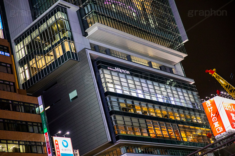 ヒカリエ,ひかりえ,渋谷,しぶや,シブヤ,オフィスビル,商業施設,劇場,高層ビル,shibuya,building,crane,office,ショッピング,買い物,shopping,フルサイズ撮影,夜,夜景