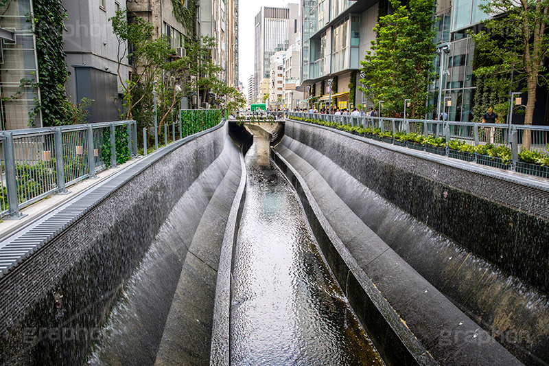 渋谷川,川,渋谷ストリーム,新名所,都市再生,渋谷,しぶや,シブヤ,オフィスビル,商業施設,高層ビル,建設,開発,工事,都市開発,shibuya,building,2018,フルサイズ撮影