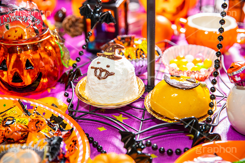 ハロウィンパーティー,ハロウィン,ハロウィーン,はろうぃん,パーティー,お菓子,菓子,こども,子供,キッズ,ジャックオーランタン,ランタン,かぼちゃ,カボチャ,南瓜,ランタン,オーナメント,飾り,イベント,蜘蛛の巣,クモの巣,蜘蛛,クモ,おばけ,オバケ,コウモリ,蝙蝠,あめ,飴,キャンディー,ゴースト,スイーツ,秋,パンプキン,行事,ケーキ,cake,ornament,kids,candy,ghost,Halloween,party,pumpkin,フルサイズ撮影