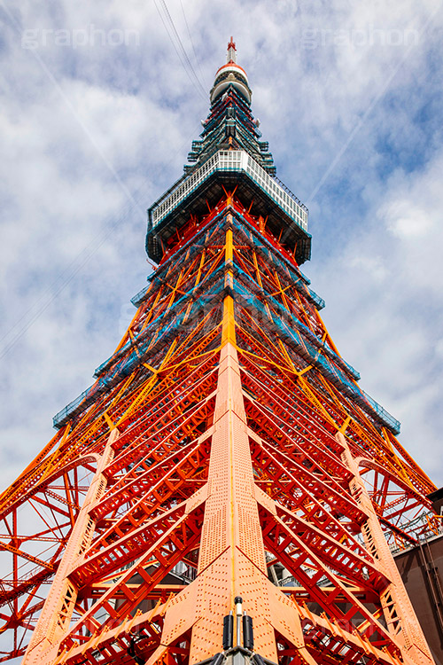 東京タワー真下,真下,見上げ,見上げる,鉄骨,鉄網,金網,真っ赤,とうきょうタワー,Tokyo Tower,港区,下から,迫力,圧巻,工事中,フルサイズ撮影,東京タワー