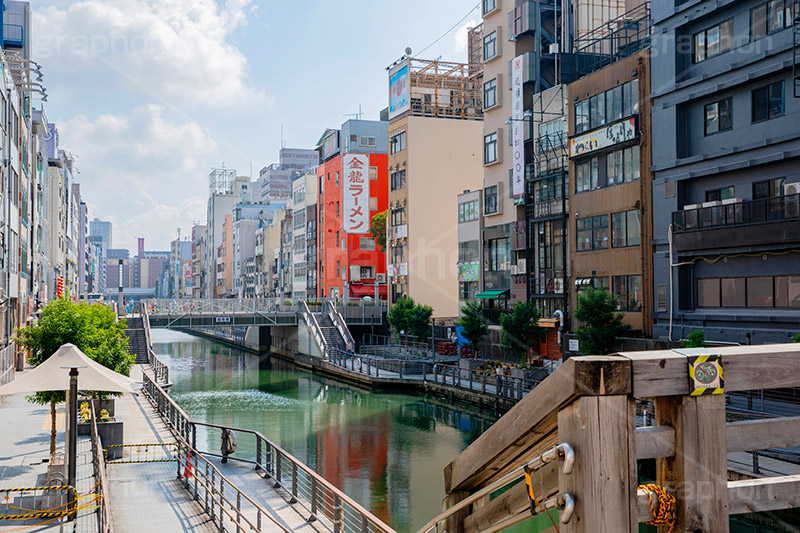 道頓堀川,道頓堀,繁華街,観光地,大阪府,大阪市,中央区,飲食店,くいだおれ,なんば,商店街,看板,japan,osaka,フルサイズ撮影,大阪,とんぼり,リバーウォーク