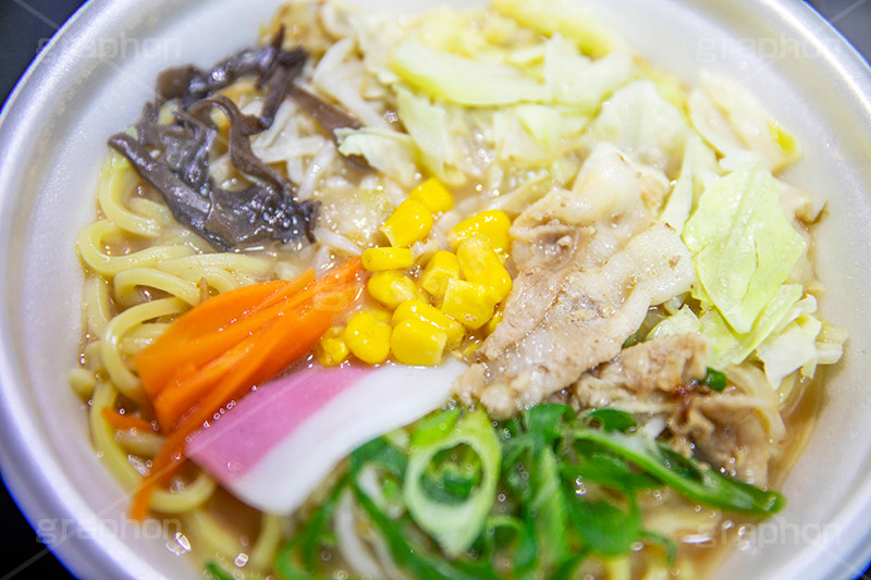 ちゃんぽん,チャンポン,ラーメン,らーめん,麺,麺類,中華麺,麺料理,国民食,日本拉麺,Ramen,Chinese noodles,コンビニ,かまぼこ,カマボコ,コーン,もやし,長崎,フルサイズ撮影