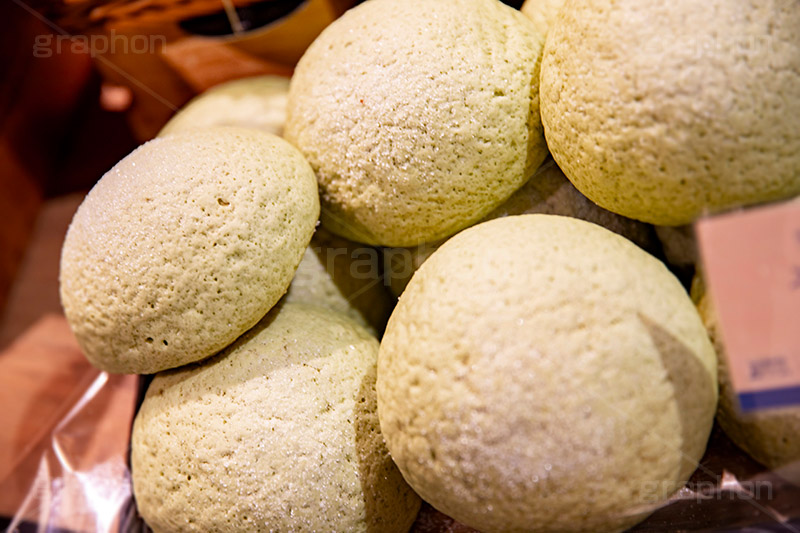 メロンパン,パン,ぱん,bread,breakfast,sugar,ブレックファースト,朝食,おやつ,菓子パン,パン屋,スイーツ,甘い,砂糖,たくさん,大量,積,フルサイズ撮影
