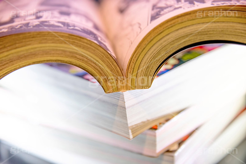 積まれた少年誌,少年誌,雑誌,積まれた漫画本,漫画,本,書籍,積む,漫画,マンガ,まんが,漫喫,読む,読書,コミック,comic,フルサイズ撮影