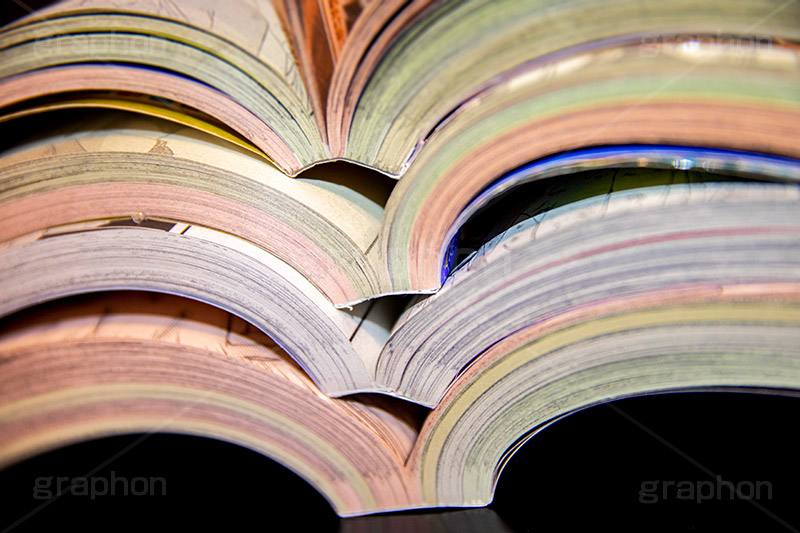 積まれた少年誌,少年誌,雑誌,積まれた漫画本,漫画,本,書籍,積む,漫画,マンガ,まんが,漫喫,読む,読書,コミック,comic,フルサイズ撮影