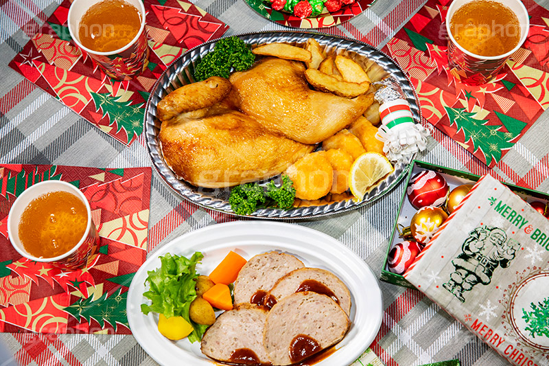 ローストチキン,チキン,もも,肉,鶏,鶏肉,クリスマスディナー,クリスマスパーティー,クリスマス,パーティー,ディナー,冬,オーブン,グリル,洋食,ポテト,ナゲット,パセリ,ミートローフ,ミンチ,焼く,七面鳥,chicken,CHRISTMAS,party,dinner,winter,フルサイズ撮影