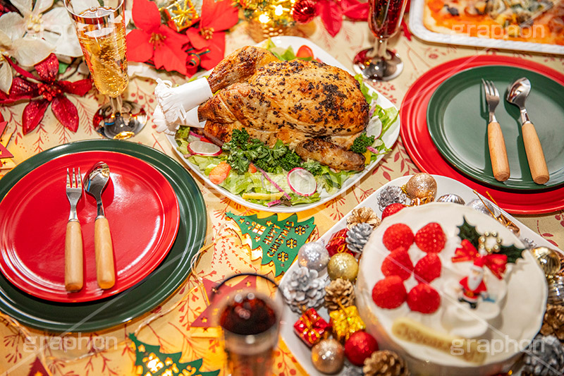 クリスマスディナー,ローストチキン,チキン,もも,肉,鶏,鶏肉,クリスマスパーティー,クリスマス,パーティー,七面鳥,生クリーム,クリーム,ディナー,冬,オーブン,グリル,洋食,サラダ,パセリ,オーナメント,ケーキ,クリスマスケーキ,コーディネート,シャンパン,オードブル,ハーブ,chicken,CHRISTMAS,party,dinner,winter,cake,cream,フルサイズ撮影