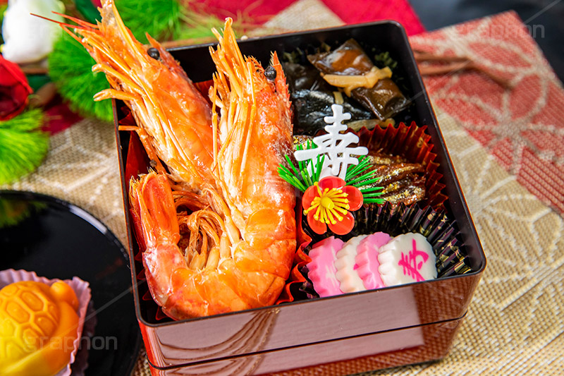 おせち,おせち料理,年賀状,年明け,正月,お正月,祝い,お祝い,和風,和食,日本食,伝統,イベント,パーティー,重箱,行事,賀正,寿,昆布,海老,エビ,えび,煮,ワカサギ,わかさぎ,甘露煮,なると,ナルト,新年会,あけおめ,和菓子,まんじゅう,饅頭,フルサイズ撮影,party,event,japan