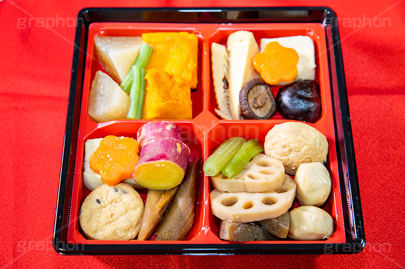 煮物,煮つけ,煮る,和,和食,日本食,japan,筑前煮,かぼちゃ,椎茸,しいたけ,シイタケ,大根,だいこん,ダイコン,がんもどき,サツマイモ,さつま芋,にんじん,人参,ニンジン,レンコン,里芋,ごぼう,ゴボウ,フルサイズ撮影