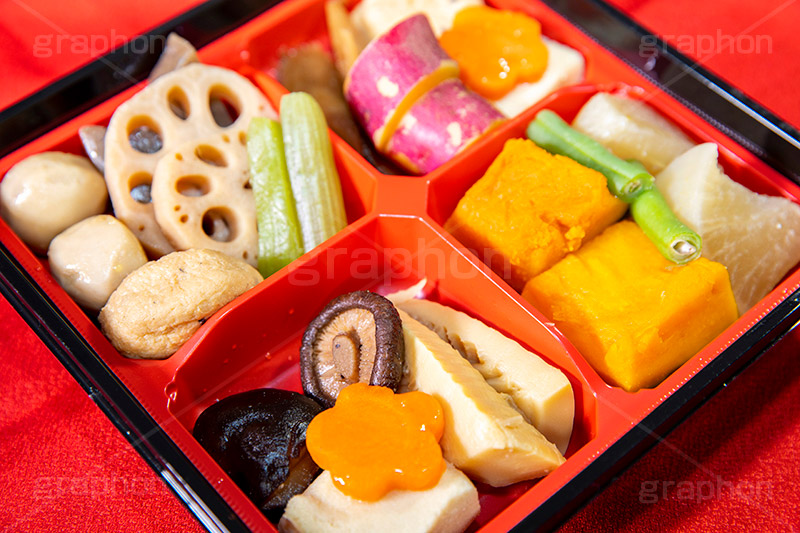 煮物,煮つけ,煮る,和,和食,日本食,japan,筑前煮,かぼちゃ,椎茸,しいたけ,シイタケ,大根,だいこん,ダイコン,がんもどき,サツマイモ,さつま芋,にんじん,人参,ニンジン,レンコン,里芋,ごぼう,ゴボウ,フルサイズ撮影
