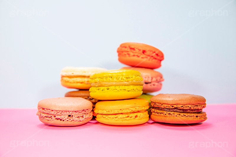 カラフルなマカロン,カラフル,マカロン,スイーツ,クリーム,焼菓子,焼き菓子,洋菓子,甘い,ポップ,キュート,かわいい,可愛い,カワイイ,女子力,sugar,pop,sweet,macron,colorful,cute,cream,pastel,france,paris,パステル,プリ画,壁紙,砂糖,フランス,パリ,フルサイズ撮影